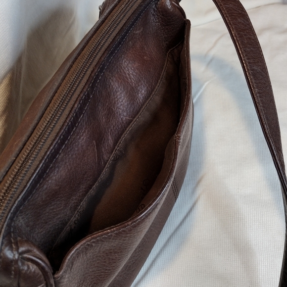 Fossil Leather Shoulder Bag - Picture 6 of 9